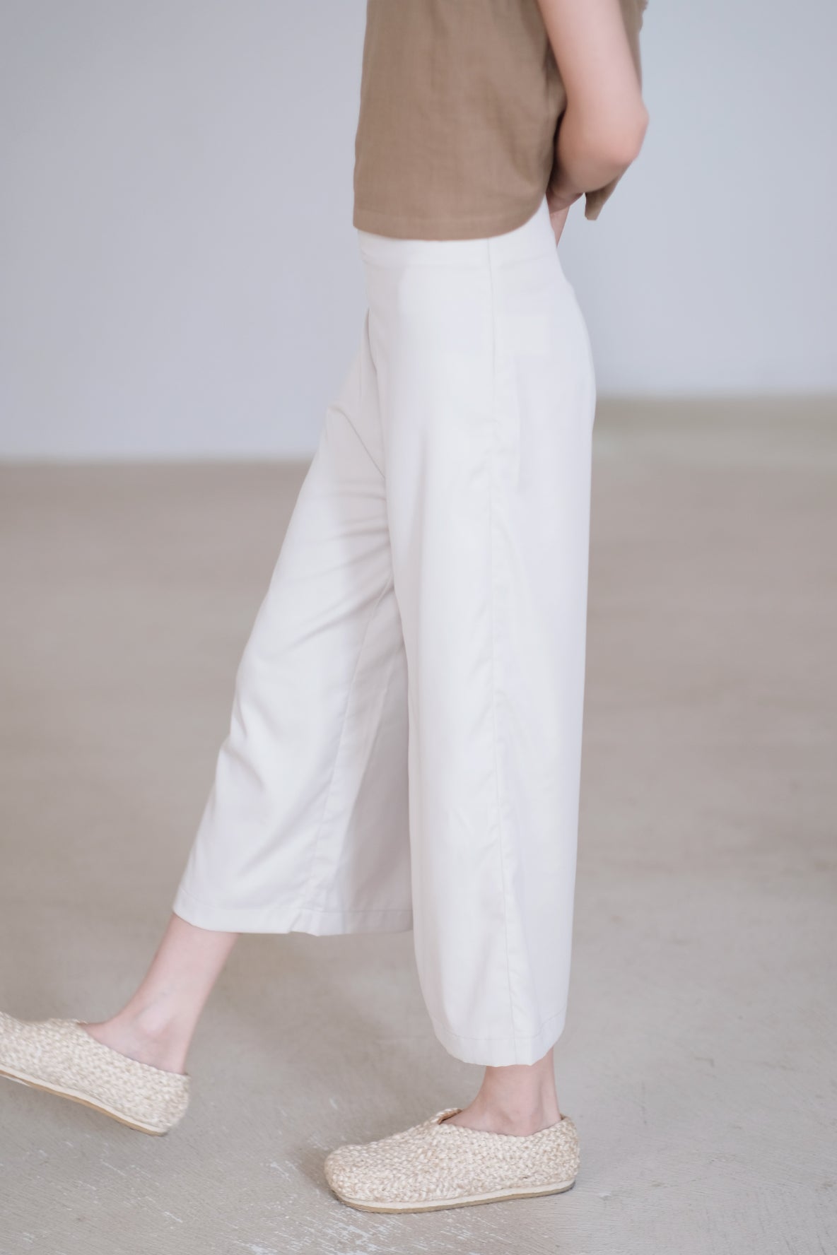 SILLIAN TROUSERS (BEIGE)