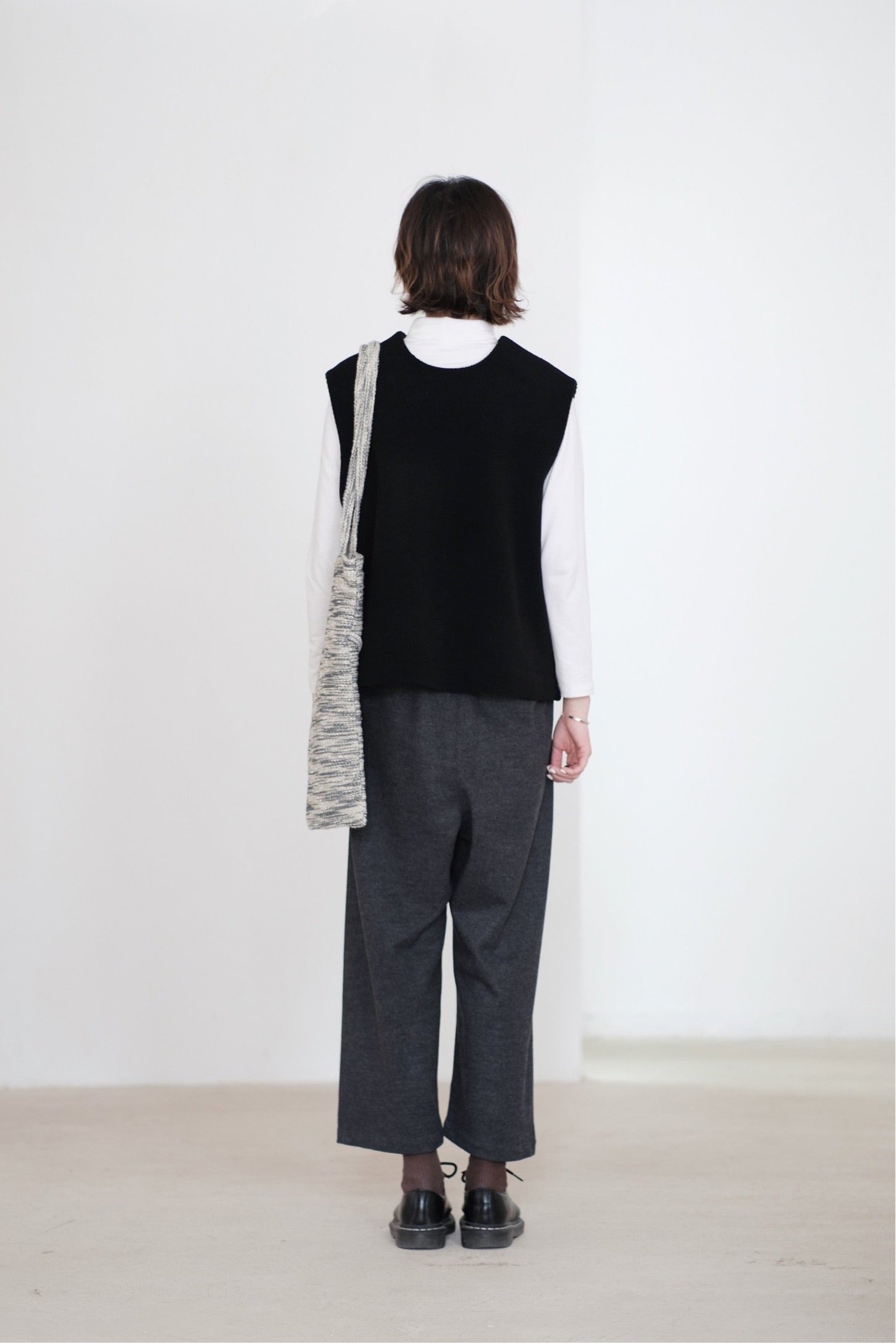 OMER VEST (BLACK)