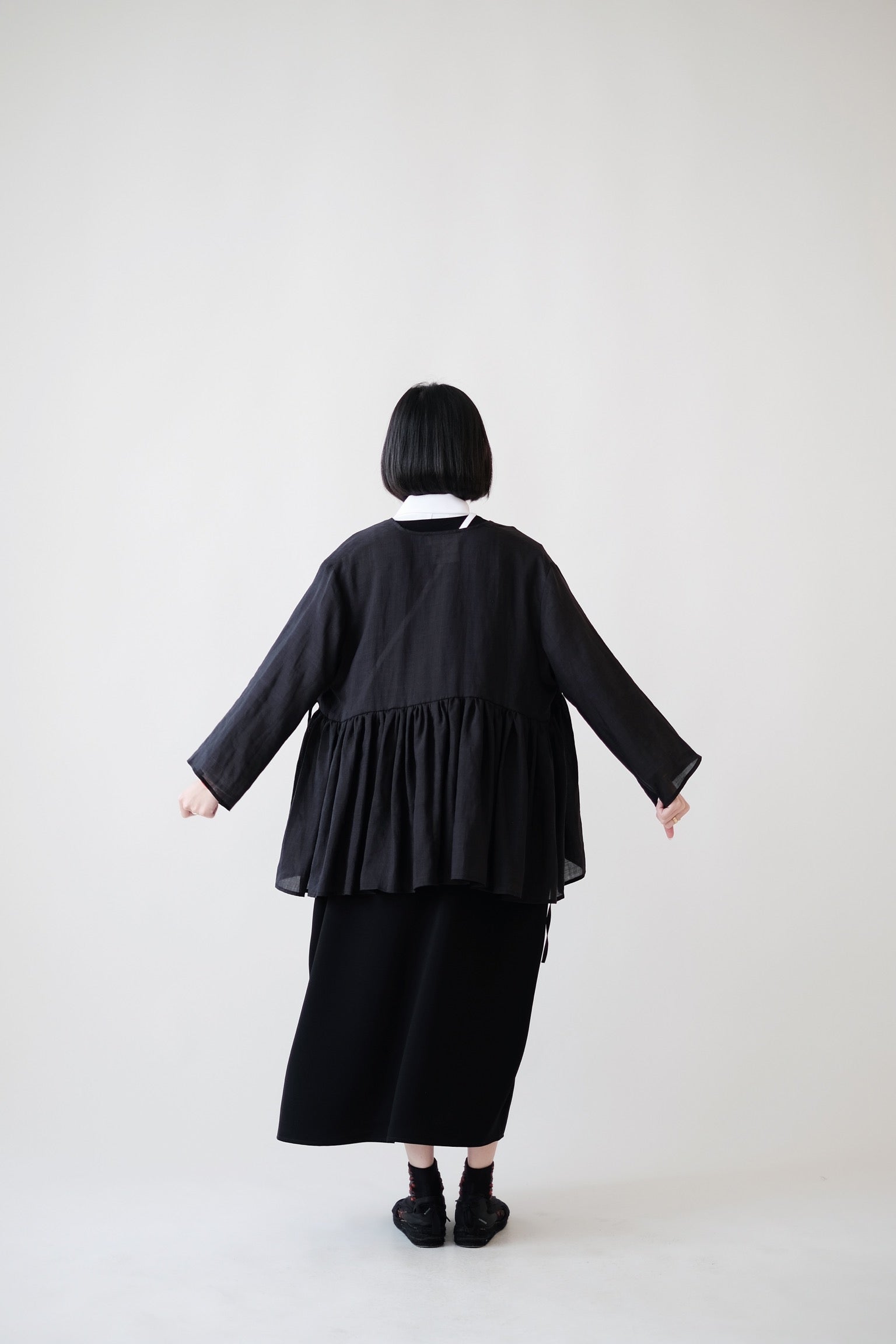 KĒKI LAYER BLOUSES WITH STRAPPING (BLACK)