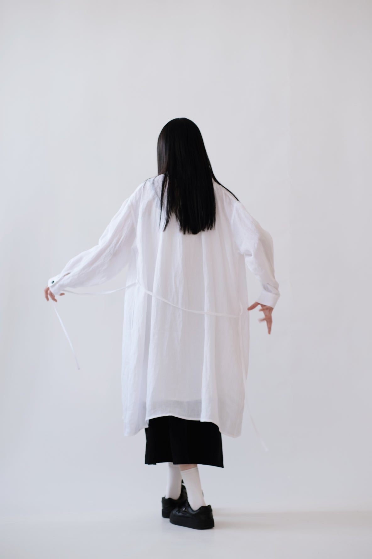 WRENNY LONG SHIRT DRESS (WHITE)