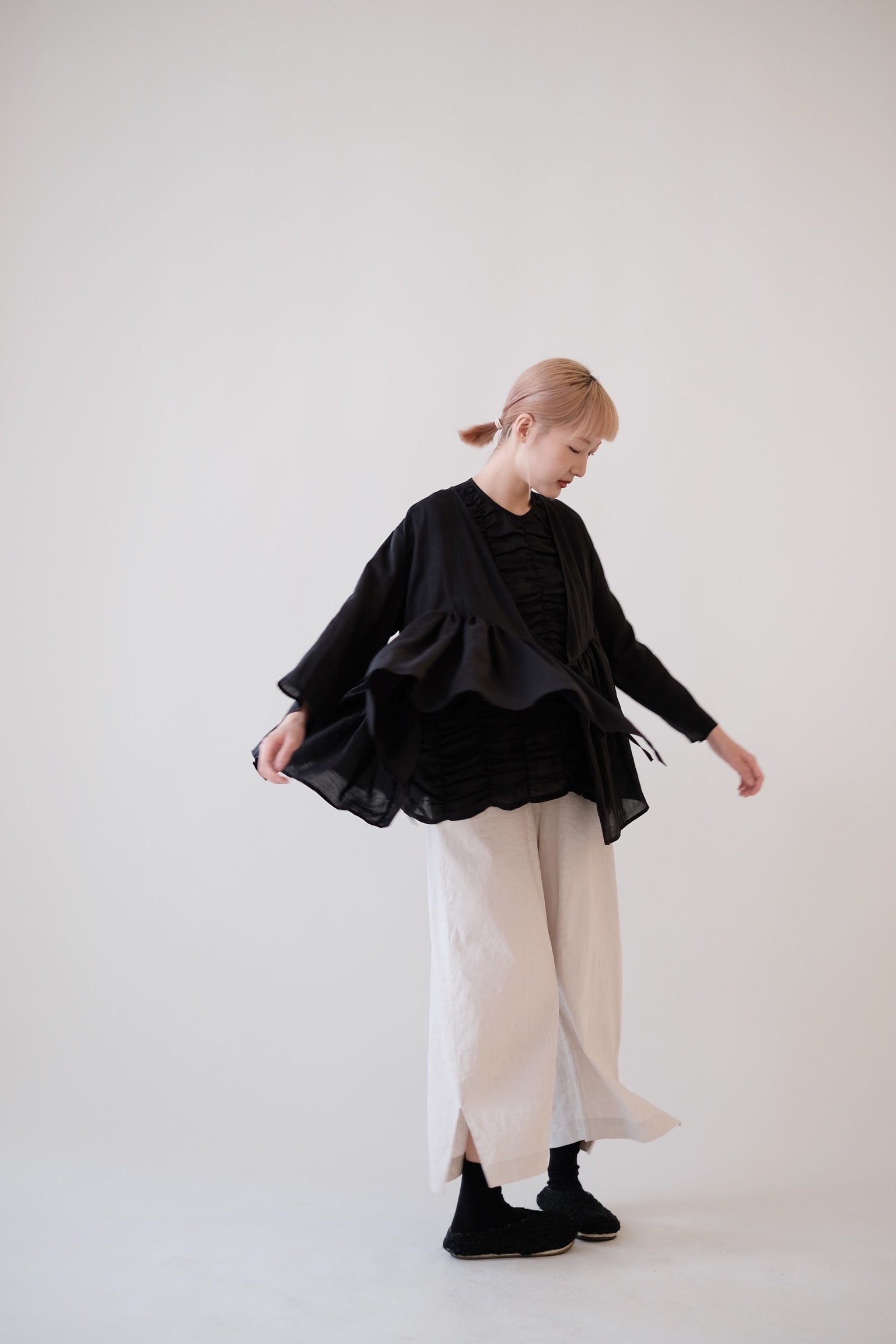 KĒKI LAYER BLOUSES WITH STRAPPING (BLACK)