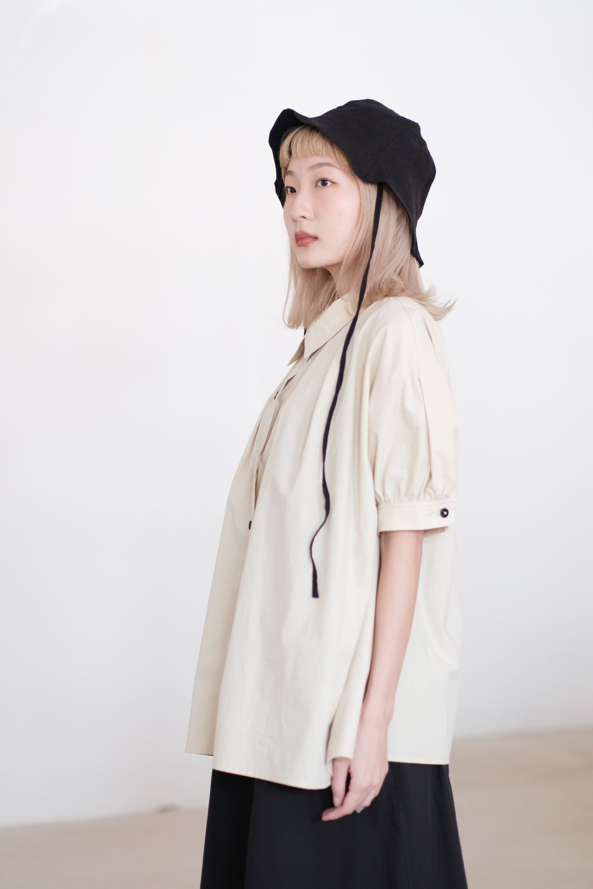 WREN IN SHORT SLEEVES (BEIGE)