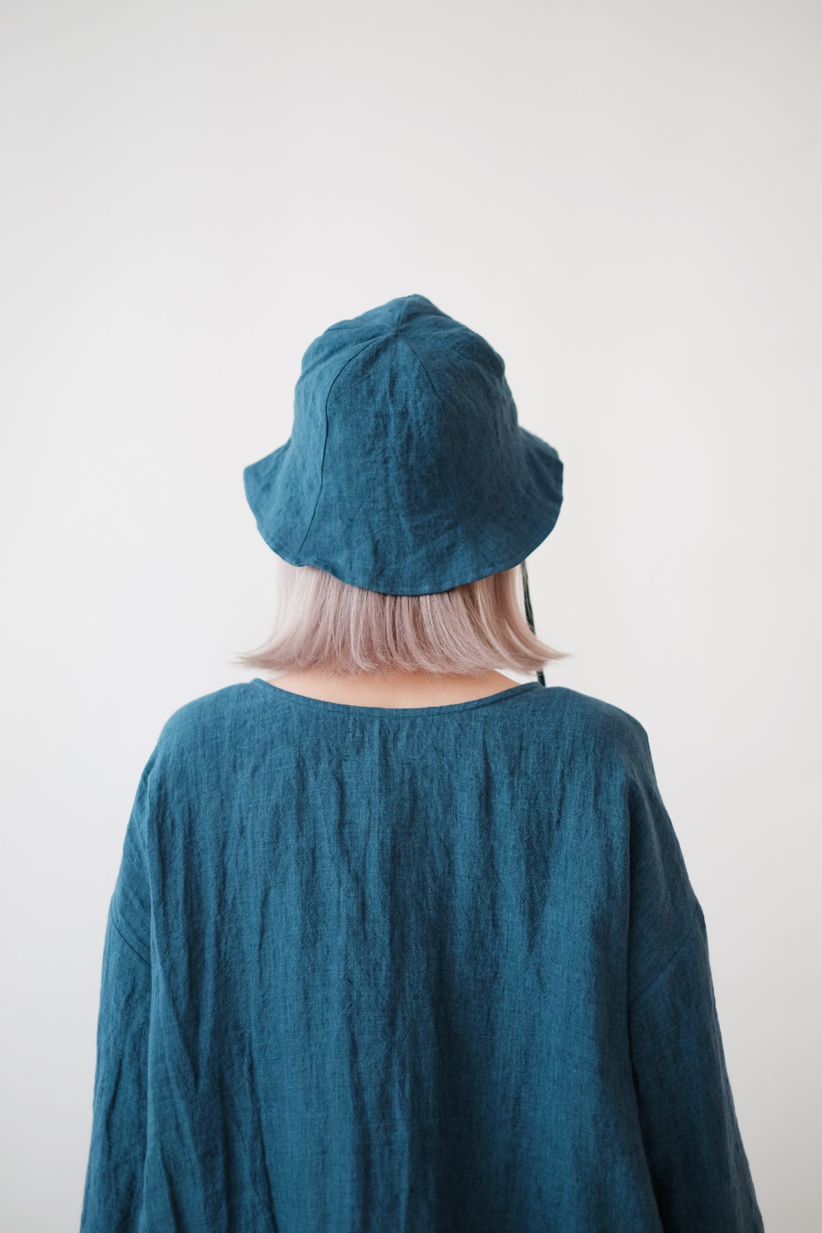 LORELAI HAT (PEACOCK)