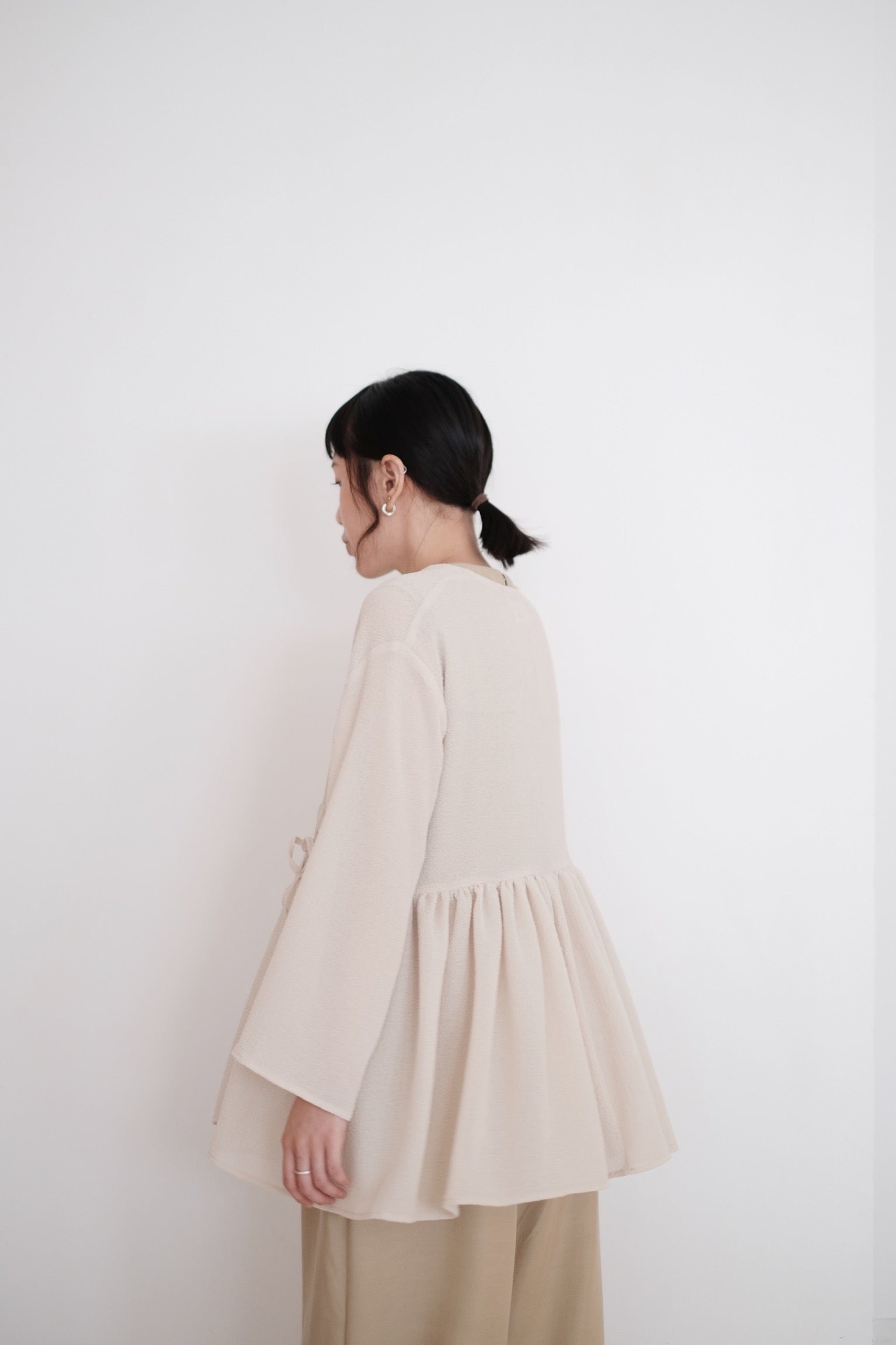 KĒKI LAYER BLOUSES WITH STRAPPING (PEARL)