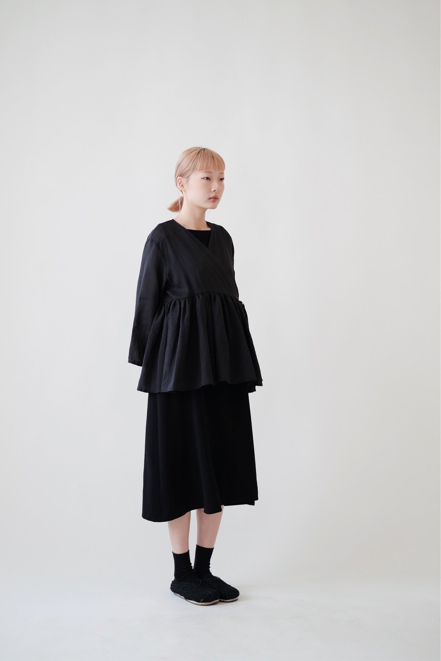 KĒKI LAYER BLOUSES WITH STRAPPING (BLACK)