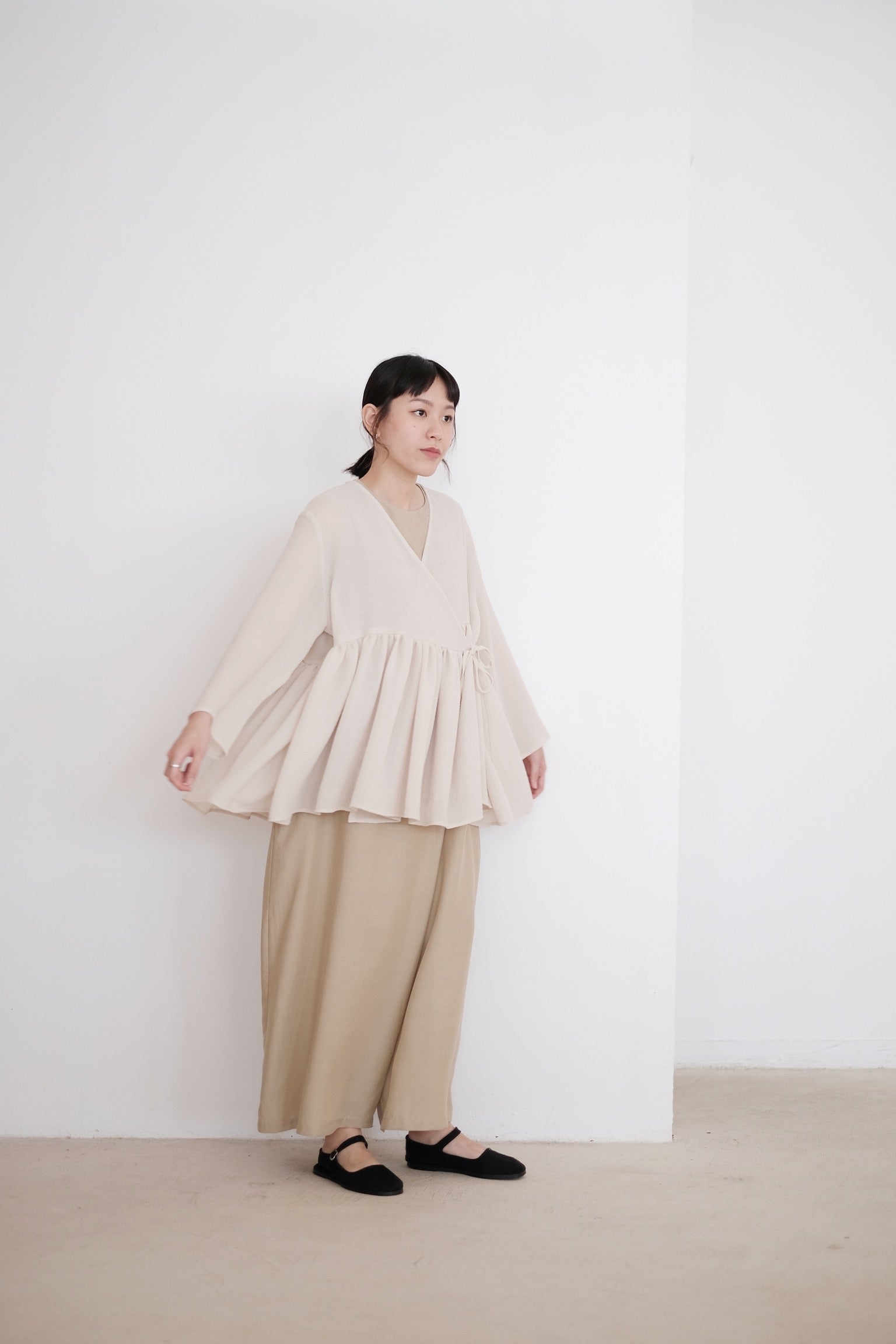 KĒKI LAYER BLOUSES WITH STRAPPING (PEARL)