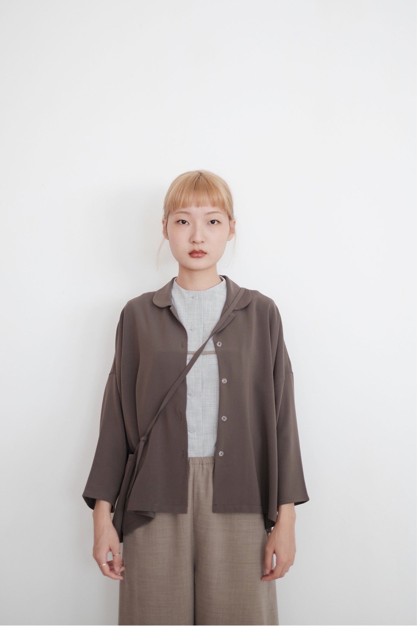 NYLA BOX BLOUSE (OLIVE)