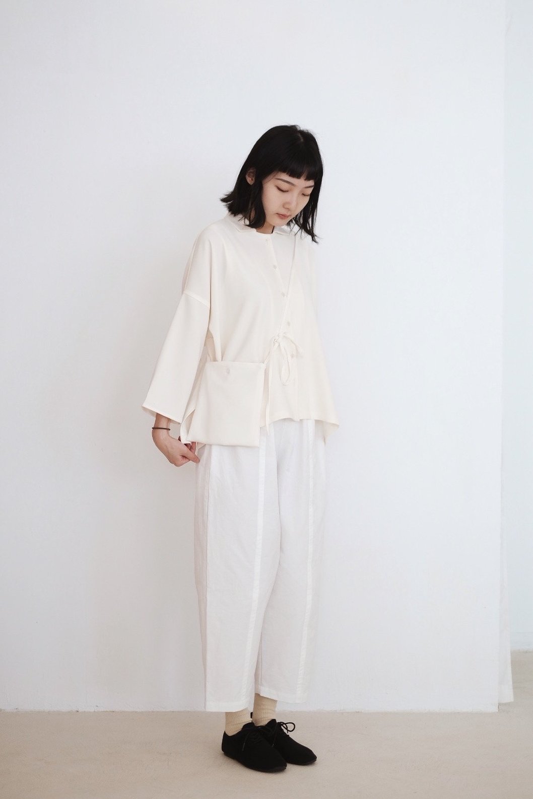 LAYLA BOX LONG SLEEVES BLOUSE (CREAM)