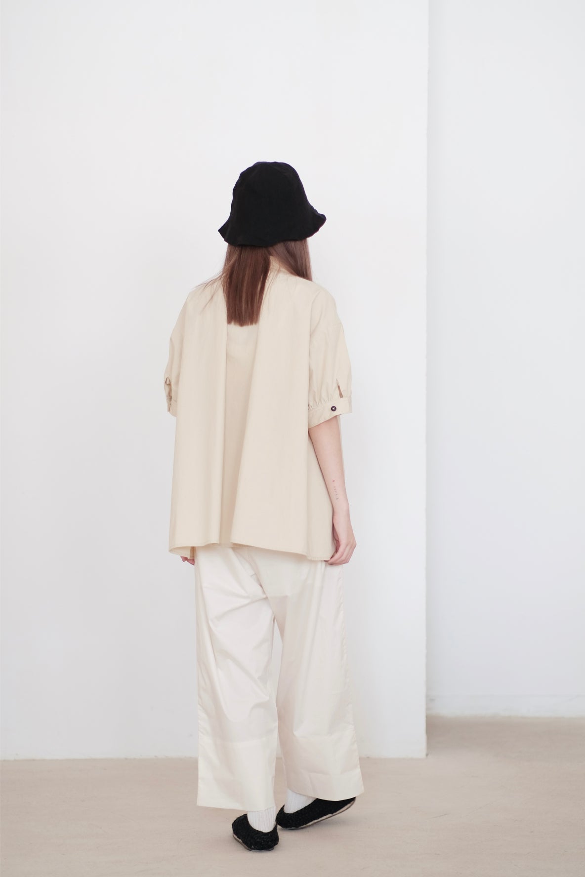 WREN IN SHORT SLEEVES (BEIGE)