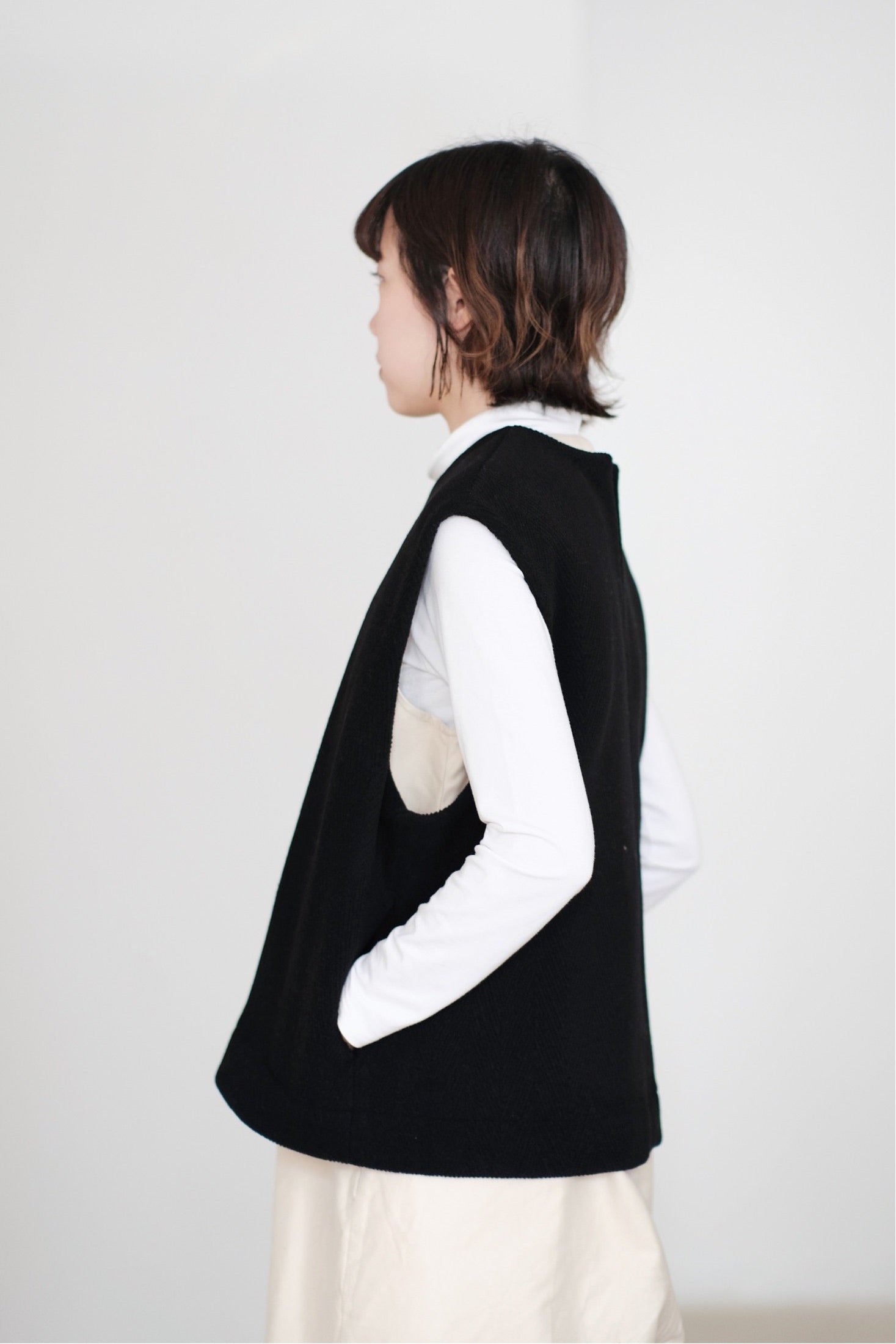 OMER VEST (BLACK)