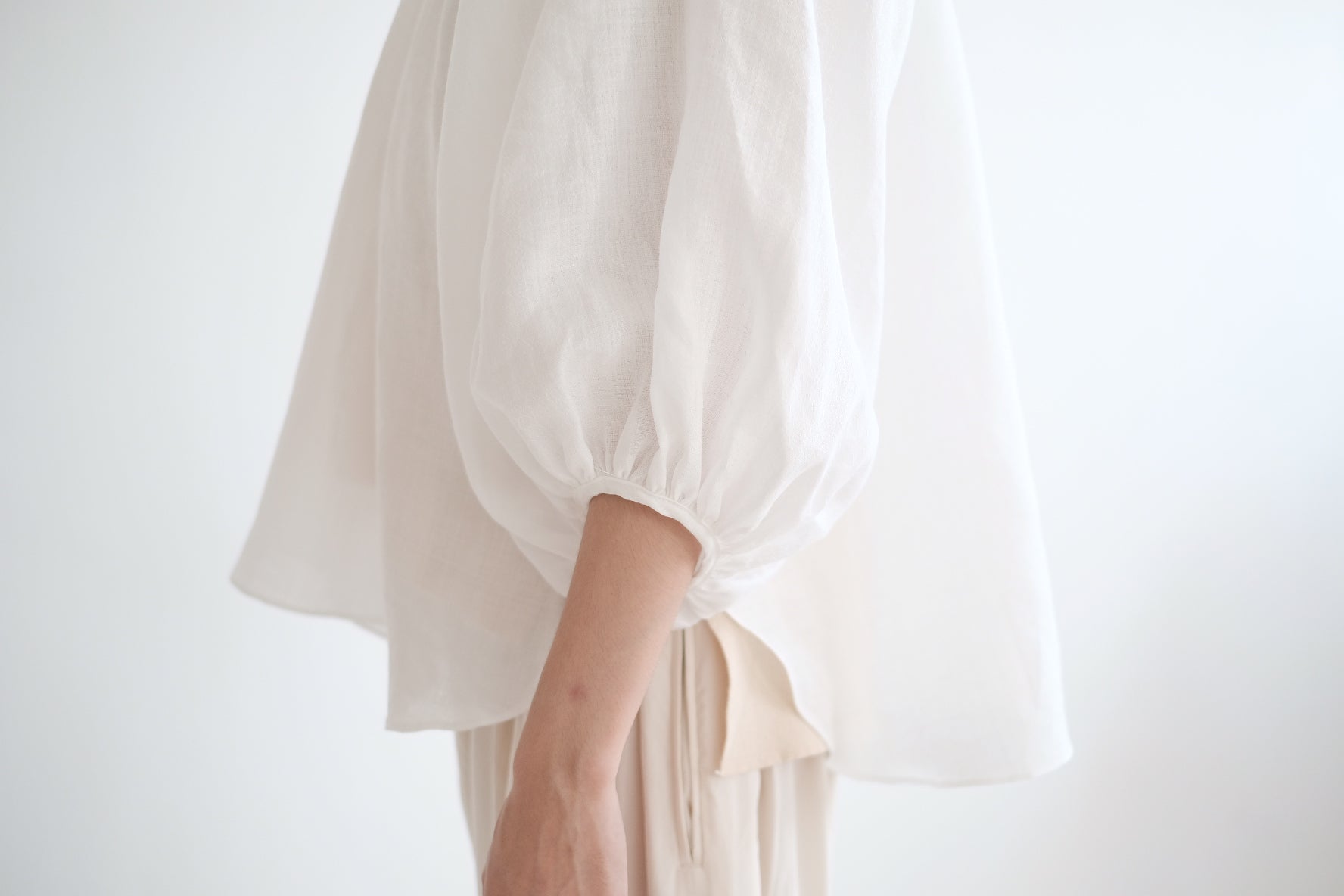 HELLO MY BEAUTIFUL BUBBLE LINEN BLOUSE