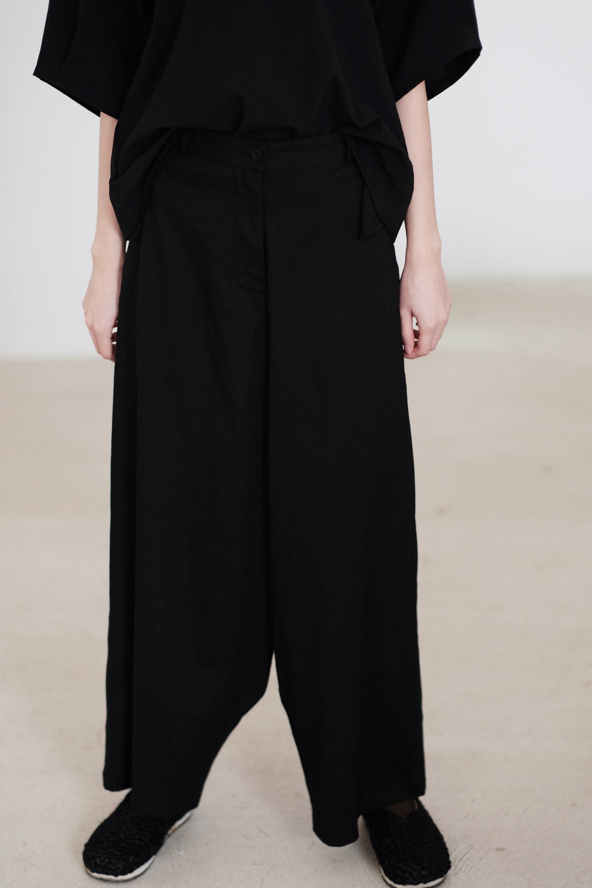 HARPER BAGGY PANTS (BLACK)