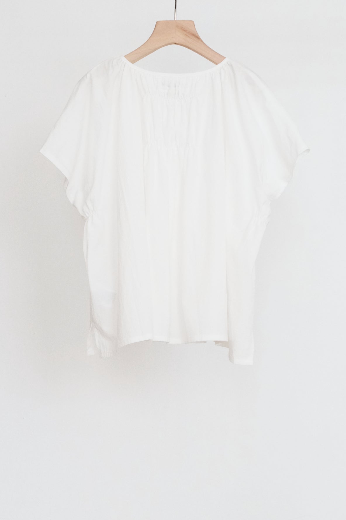 PAIGE GATHERED BLOUSE (WHITE)