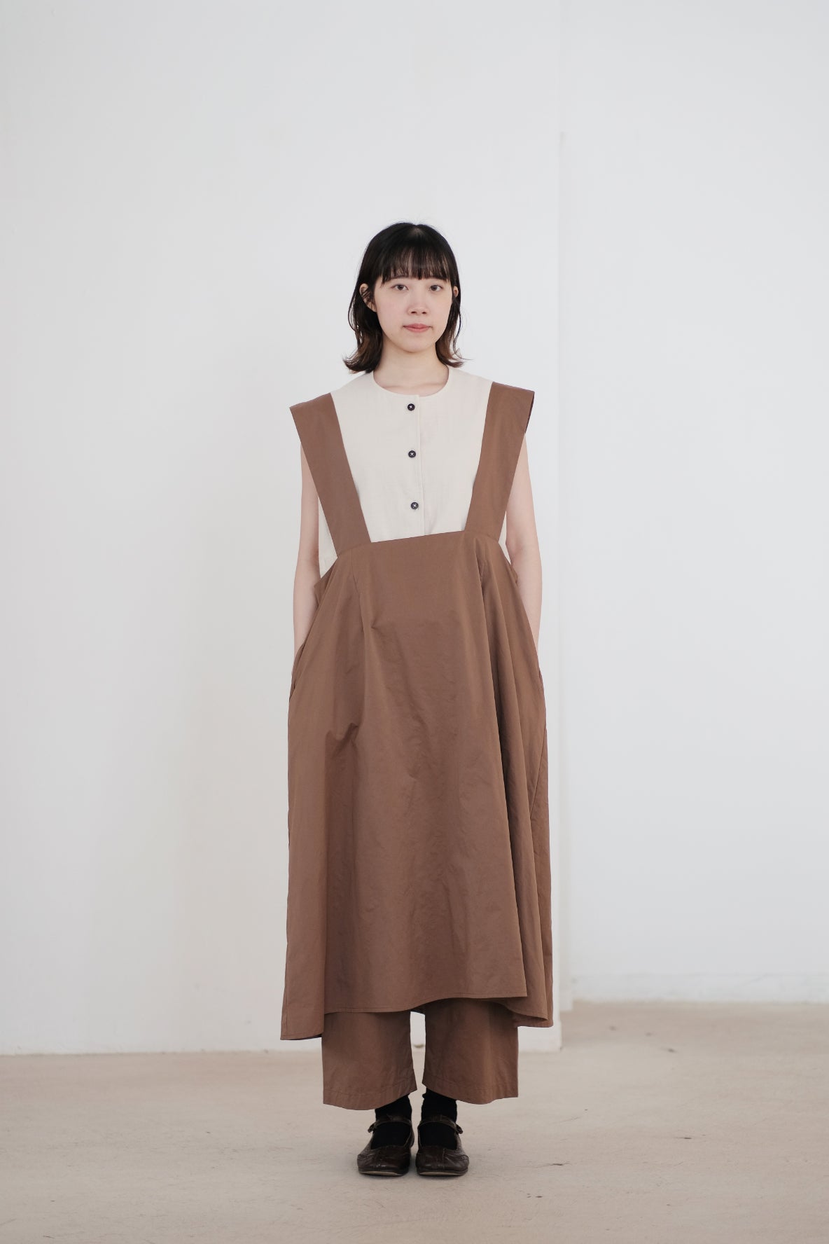 THE STELLE DRESS (BROWN)