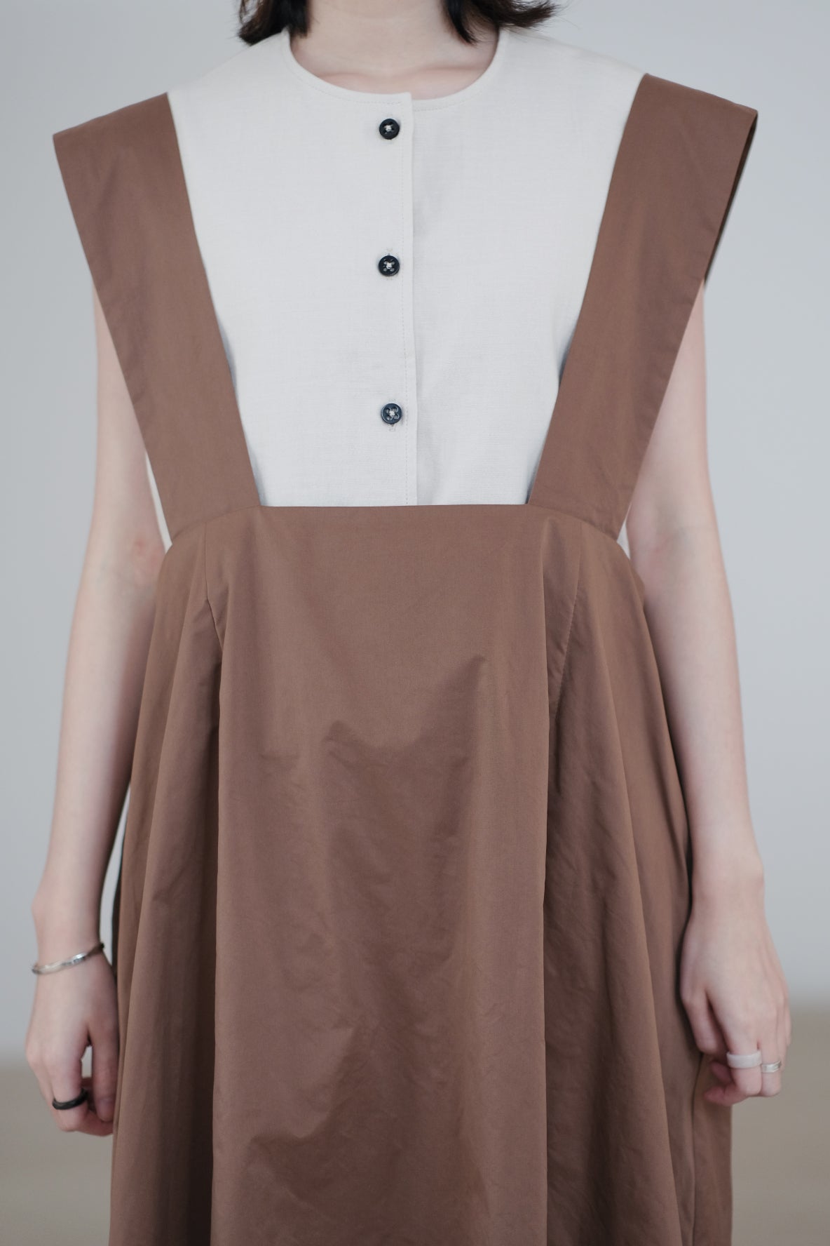 THE STELLE DRESS (BROWN)