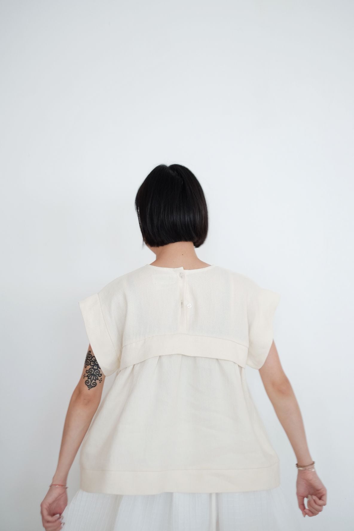 ALANA LINEN TOP (CREAM)