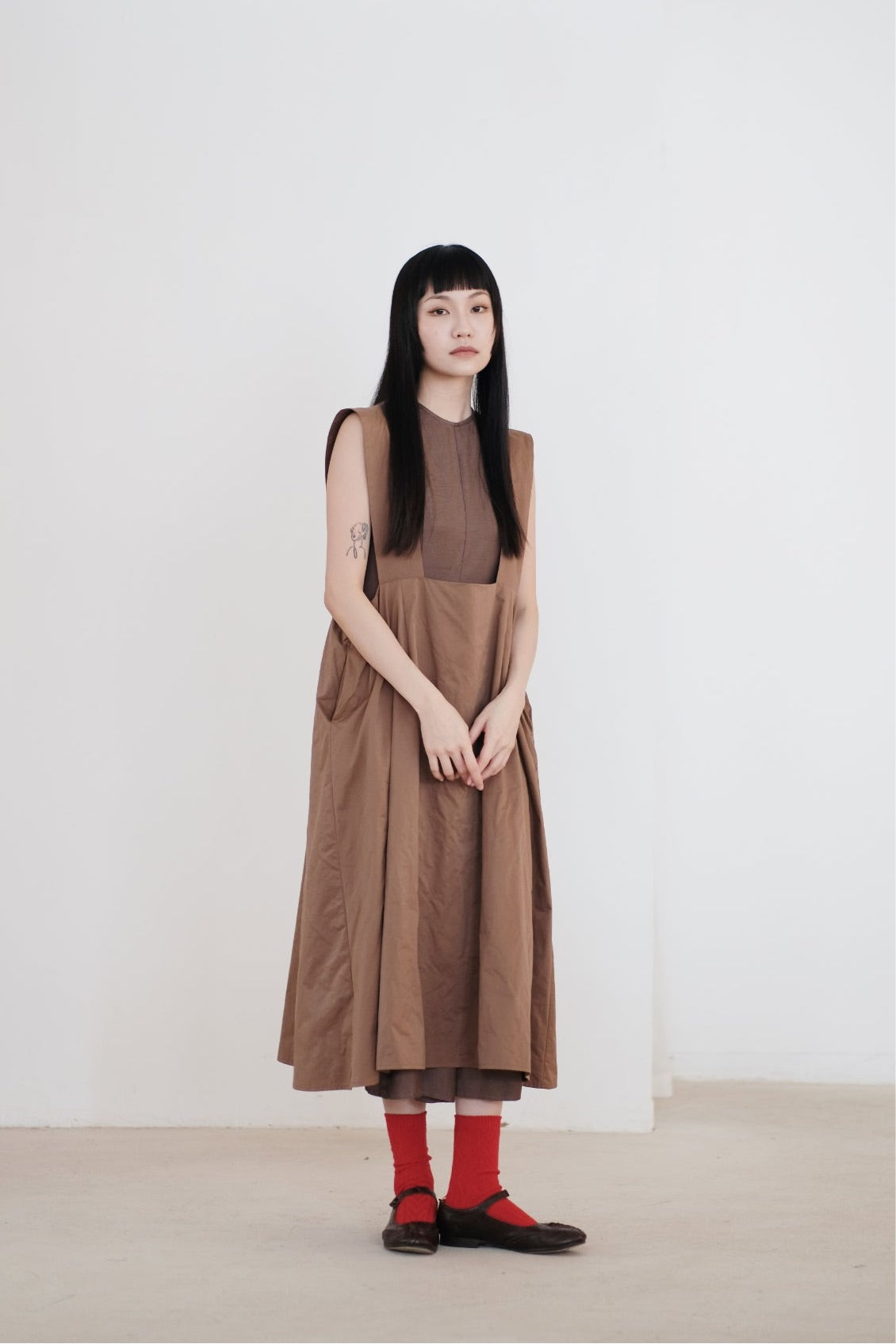 THE STELLE DRESS (BROWN)