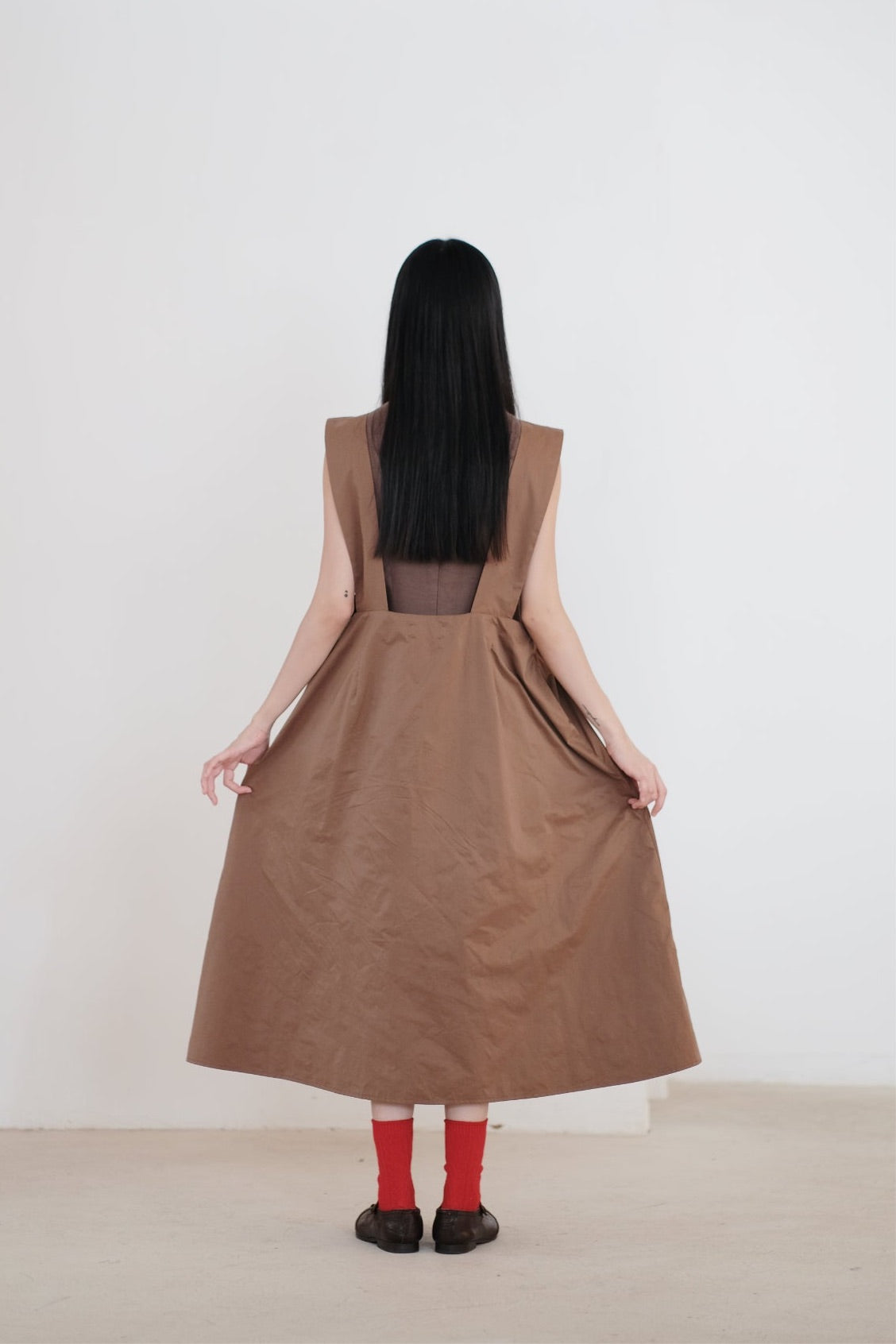 THE STELLE DRESS (BROWN)