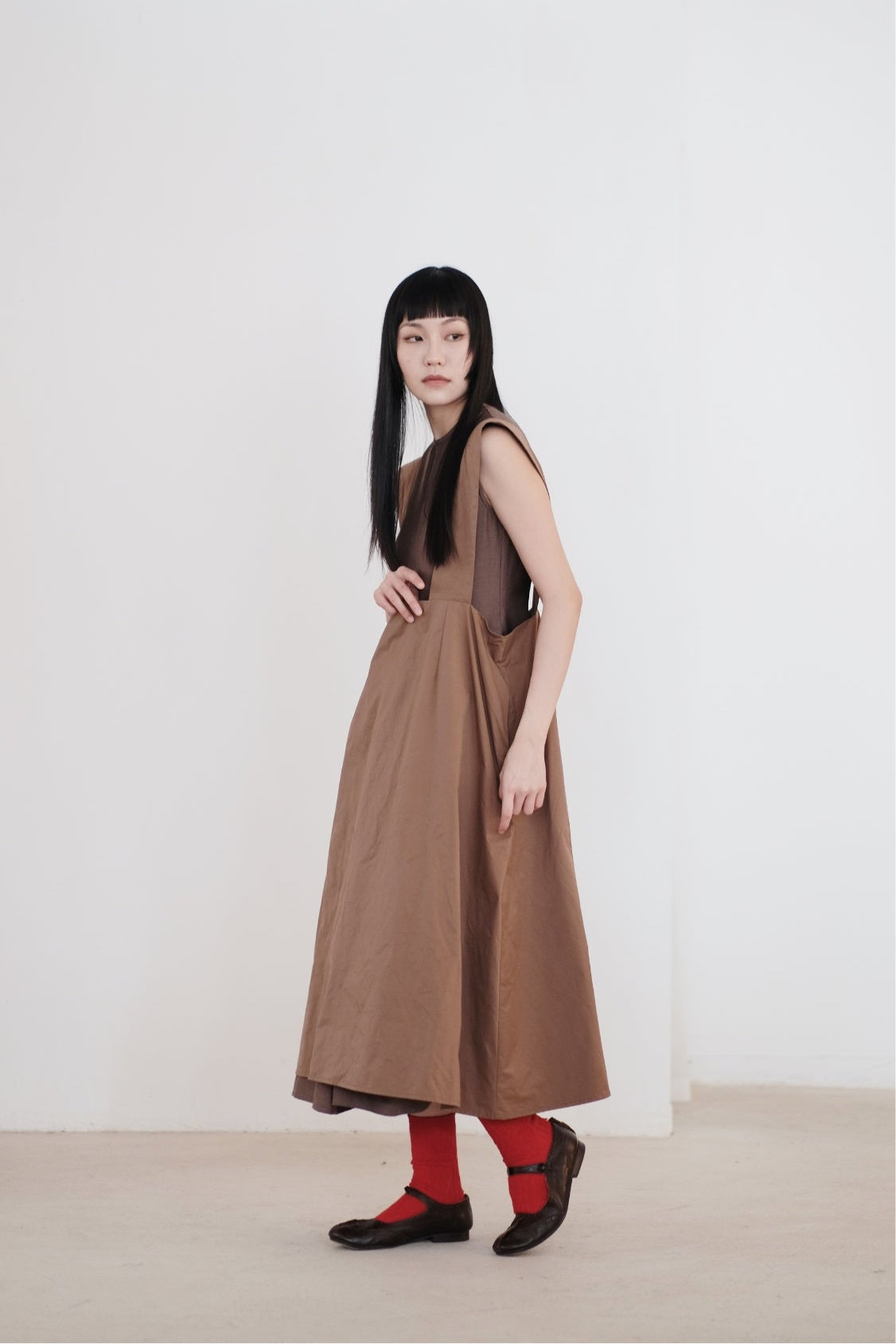 THE STELLE DRESS (BROWN)