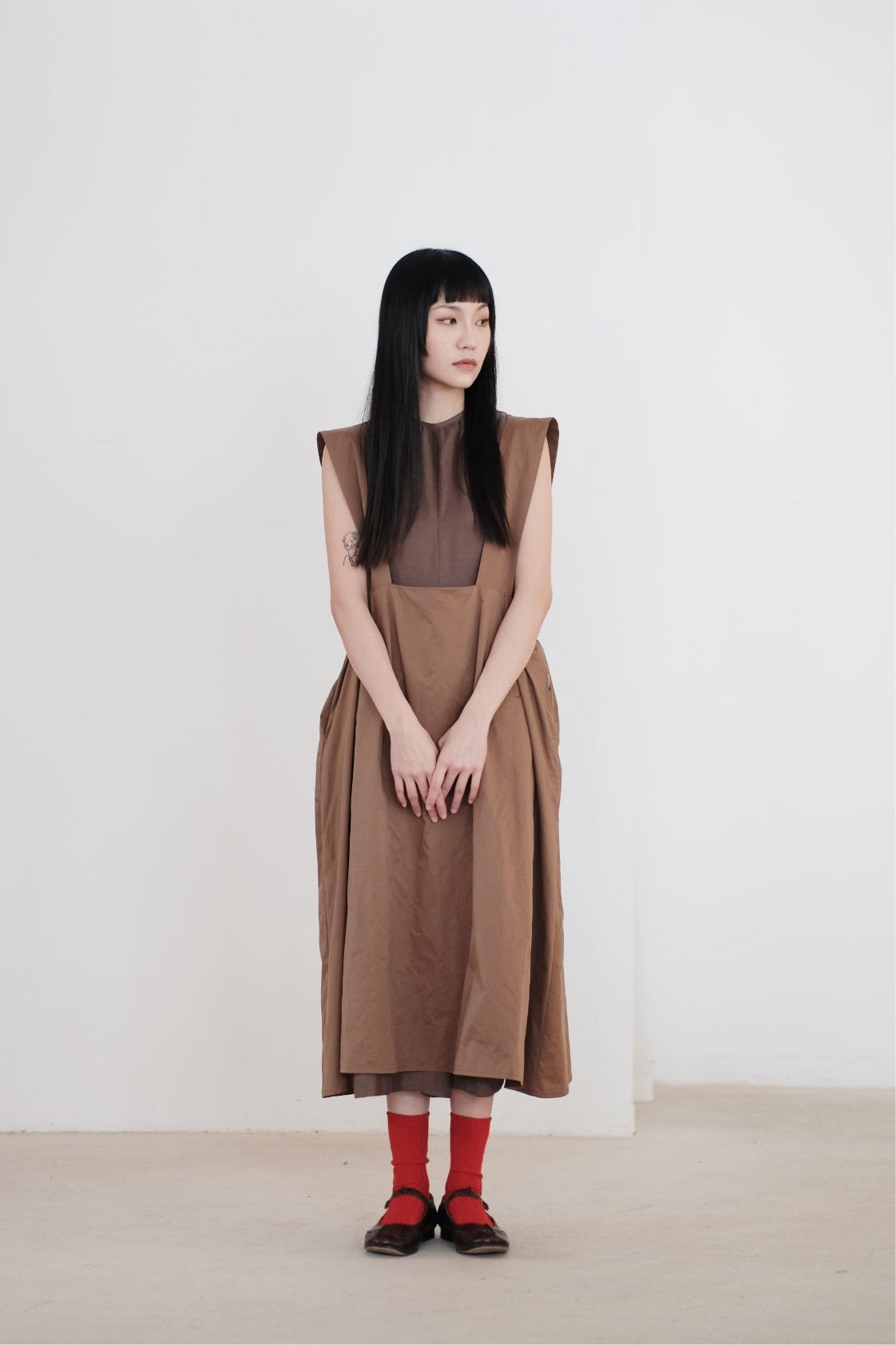 THE STELLE DRESS (BROWN)