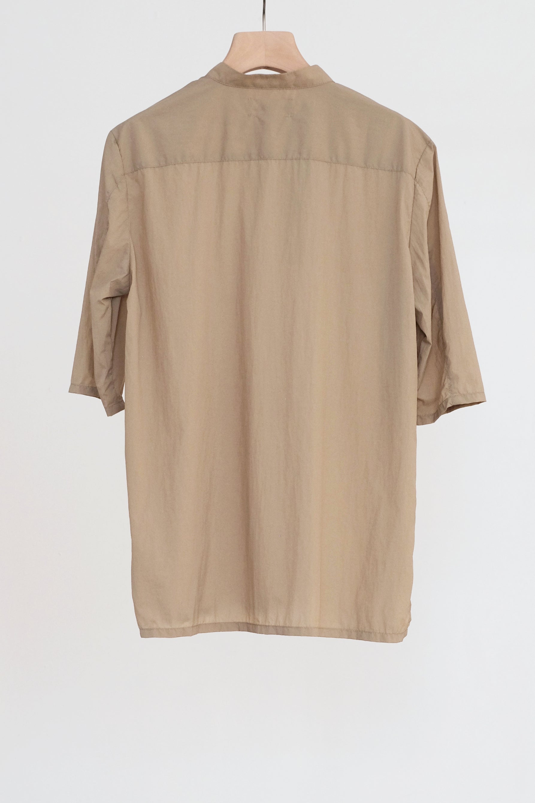 MADELYN BLOUSE (CAMEL) | 駝色斜襟半袖襯衫