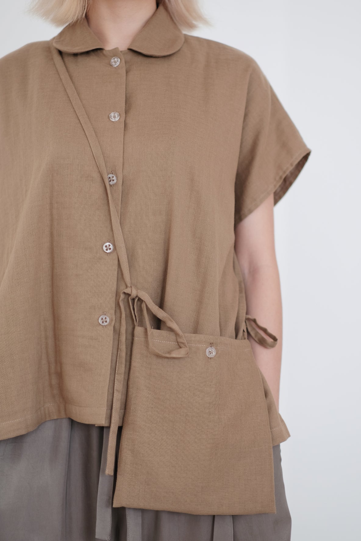 NYLA BOX BLOUSE(HONEY MUSTARD)