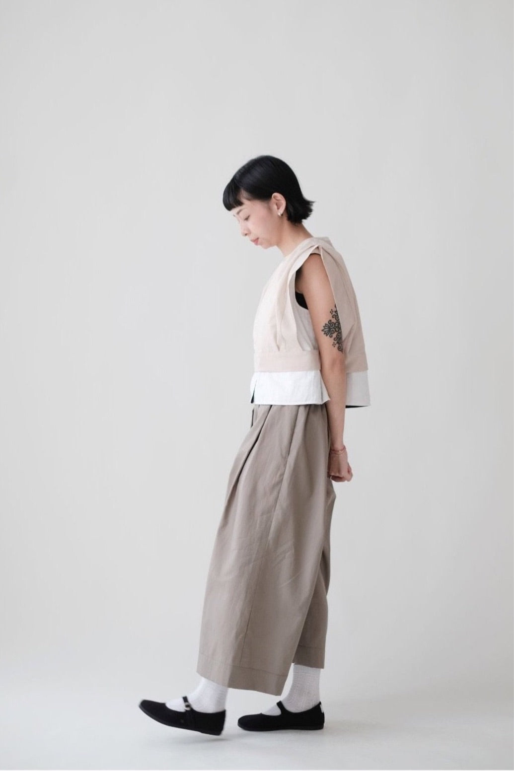 AILISEU WIDE PANTS (KHAKI)