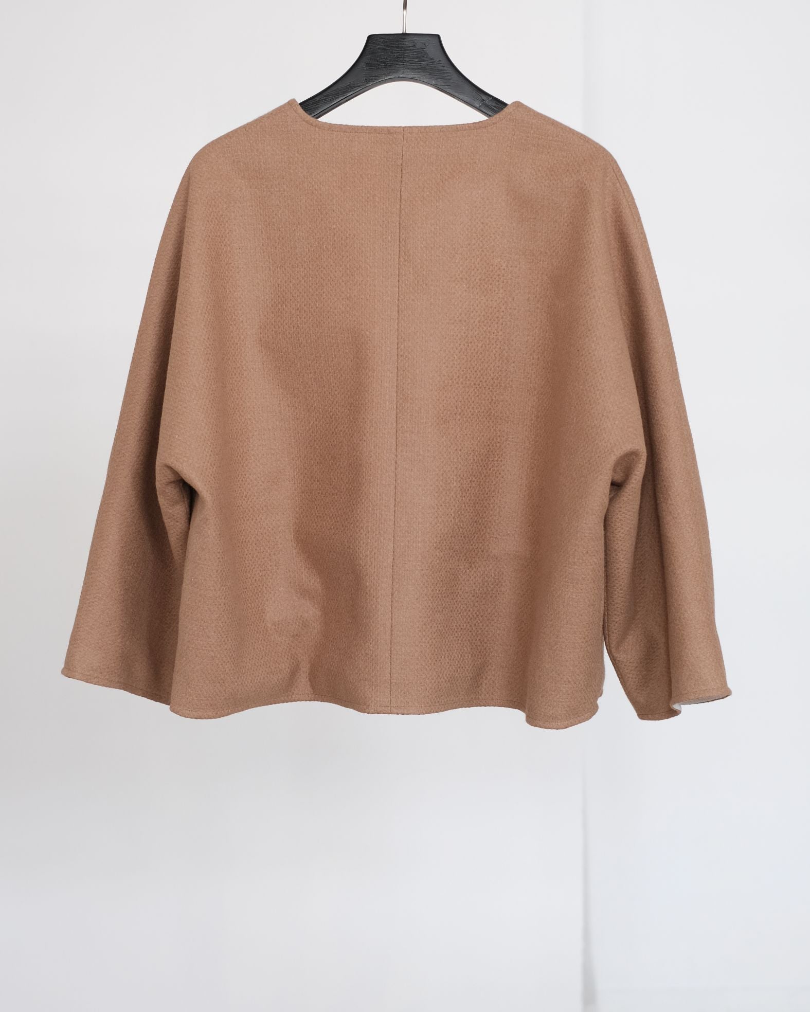 PEEK-A-BOO JACKET (CAMEL)