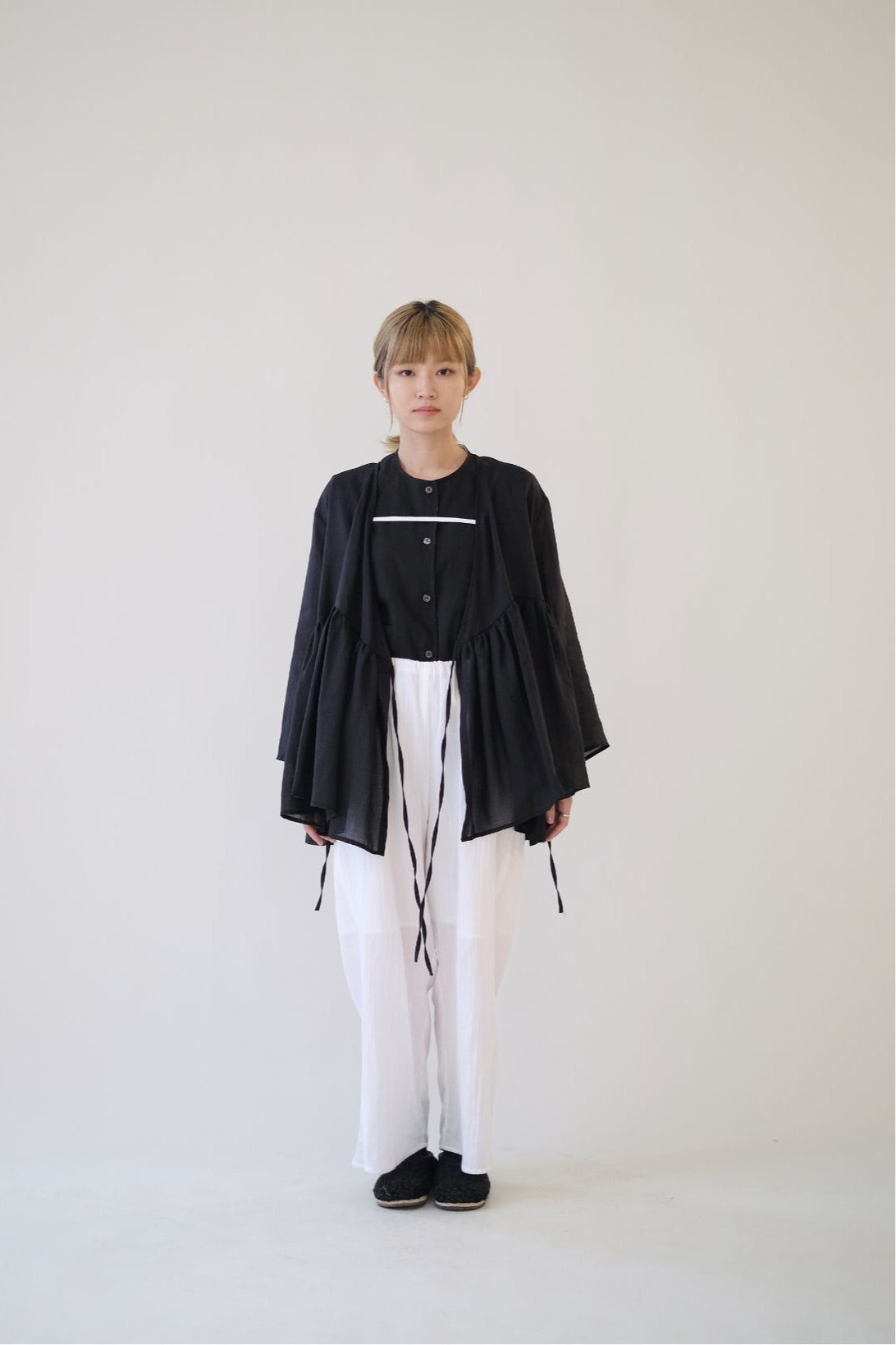 KĒKI LAYER BLOUSES WITH STRAPPING (BLACK)