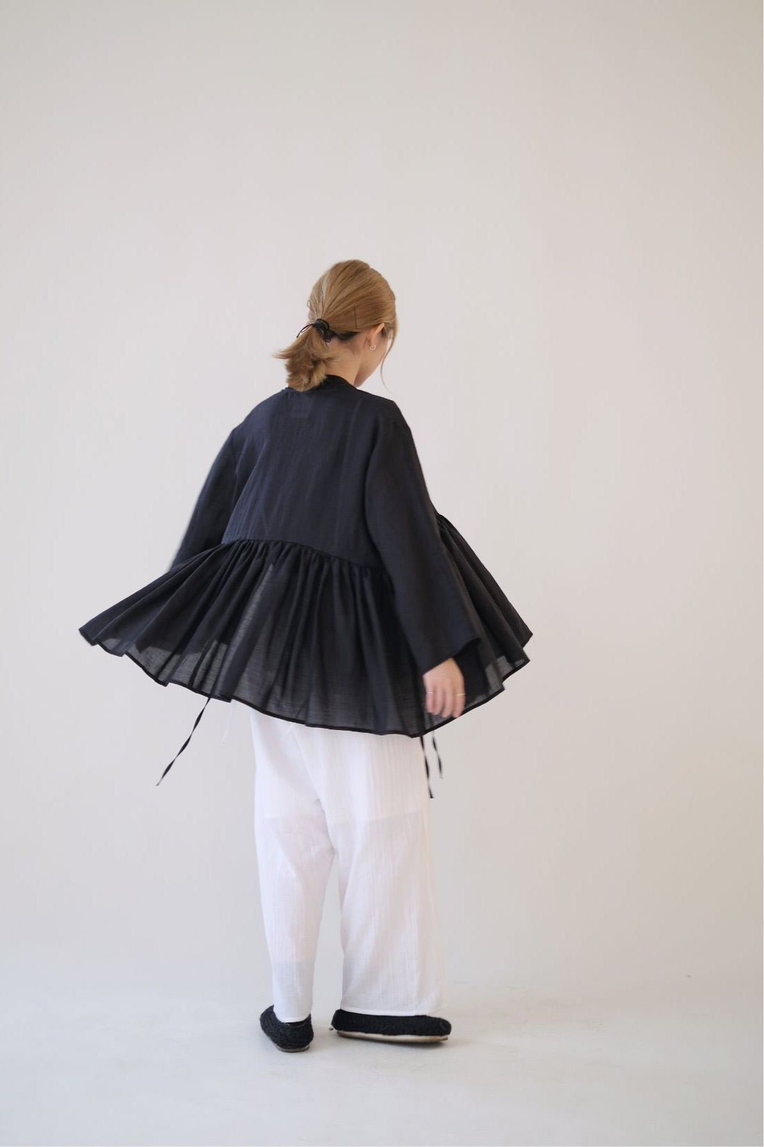 KĒKI LAYER BLOUSES WITH STRAPPING (BLACK)