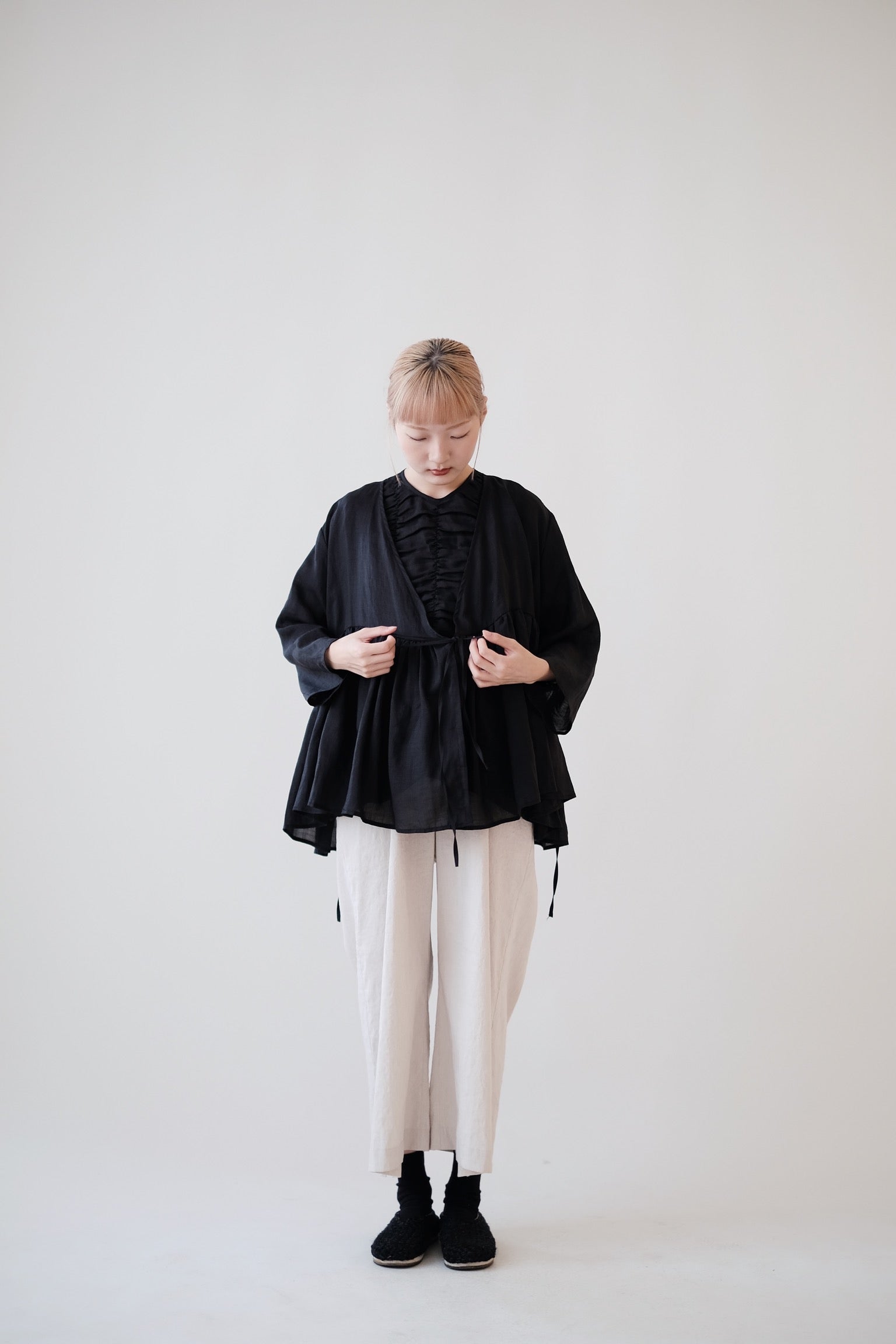 KĒKI LAYER BLOUSES WITH STRAPPING (BLACK)