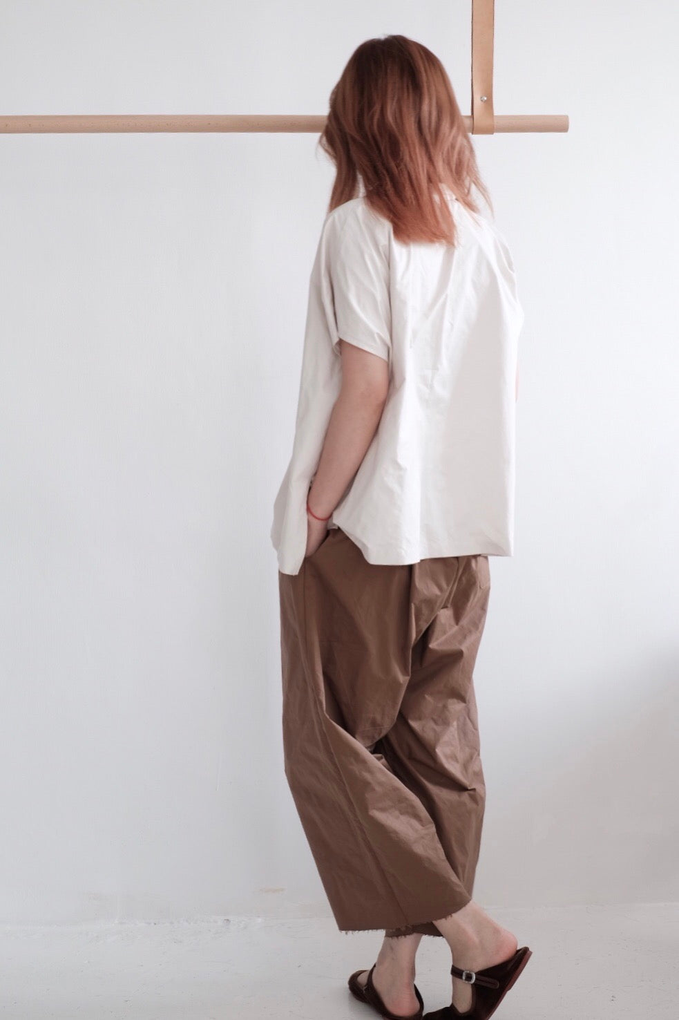 GRANDMA CROPPED TROUSERS (brown)