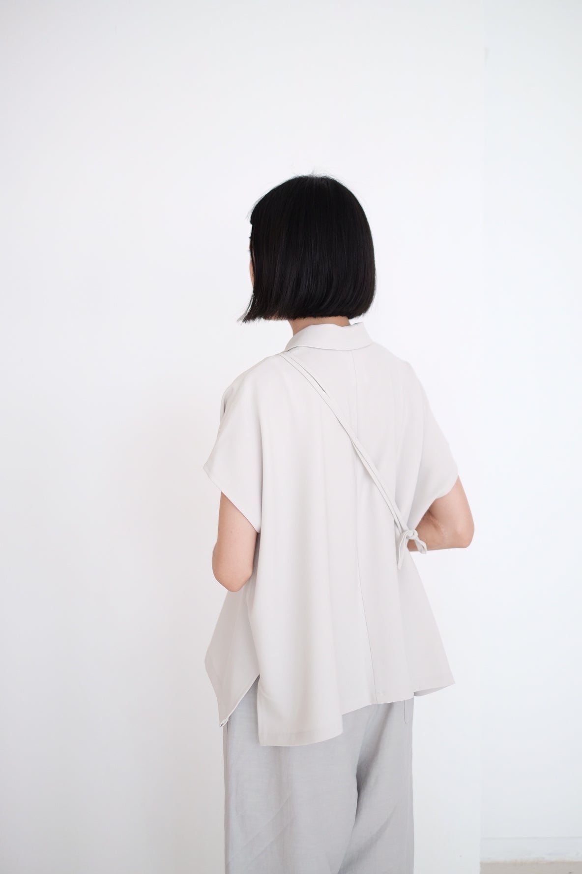 LAYLA BOX BLOUSE (LIGHT GREY)