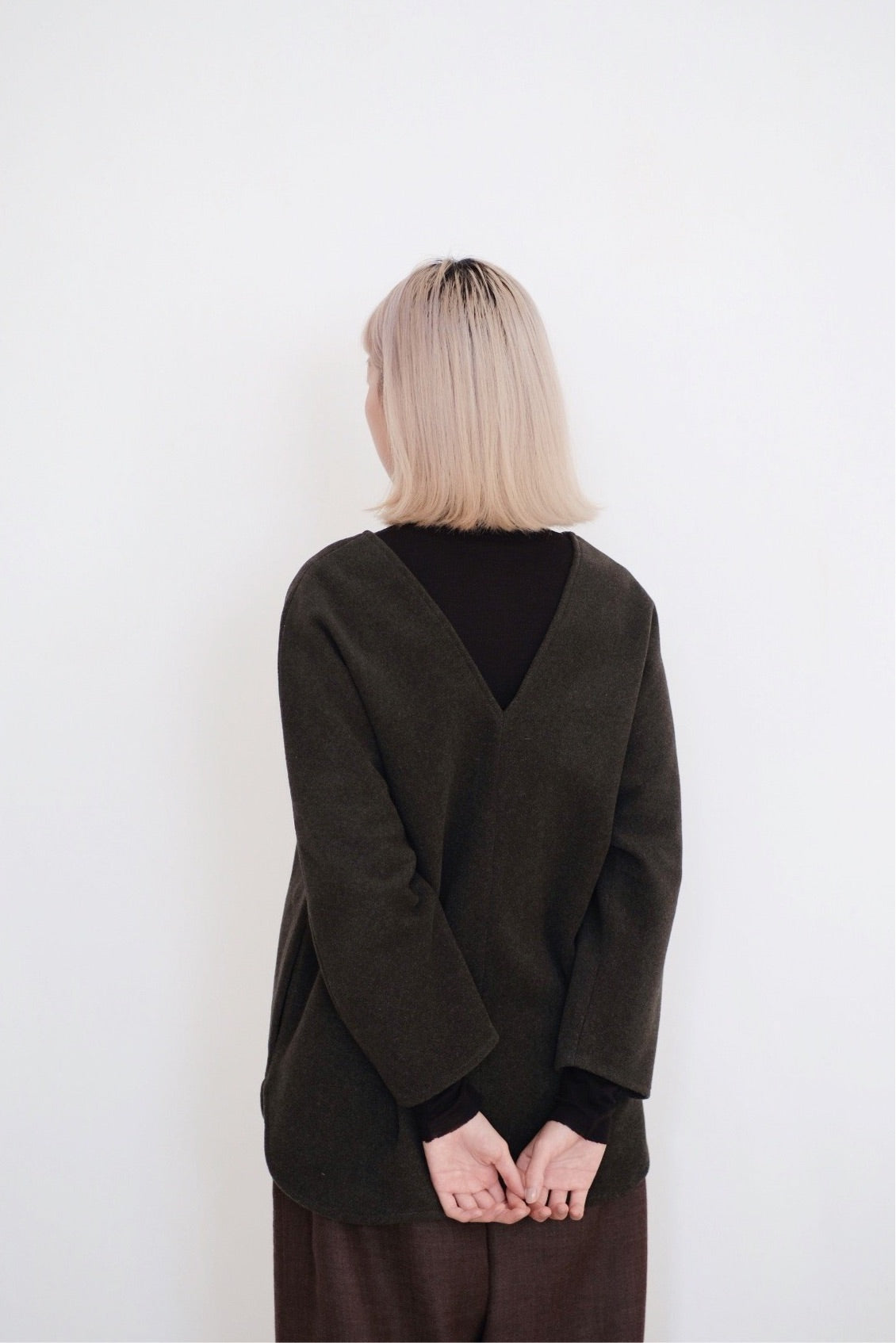 JYUN’s TOP IN WOOL (OLIVE)