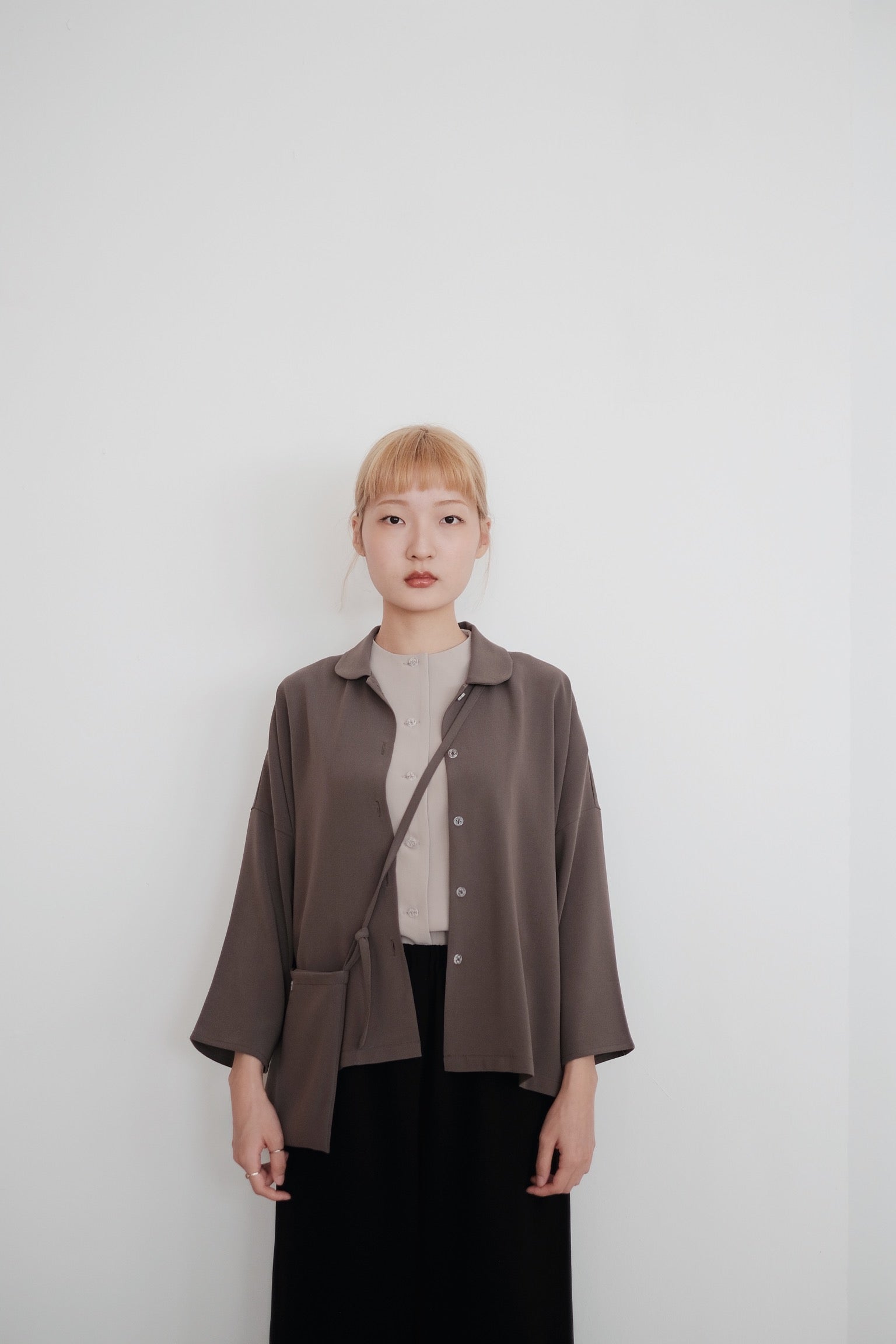 AIKO’s SLIM TOP (BEIGE)