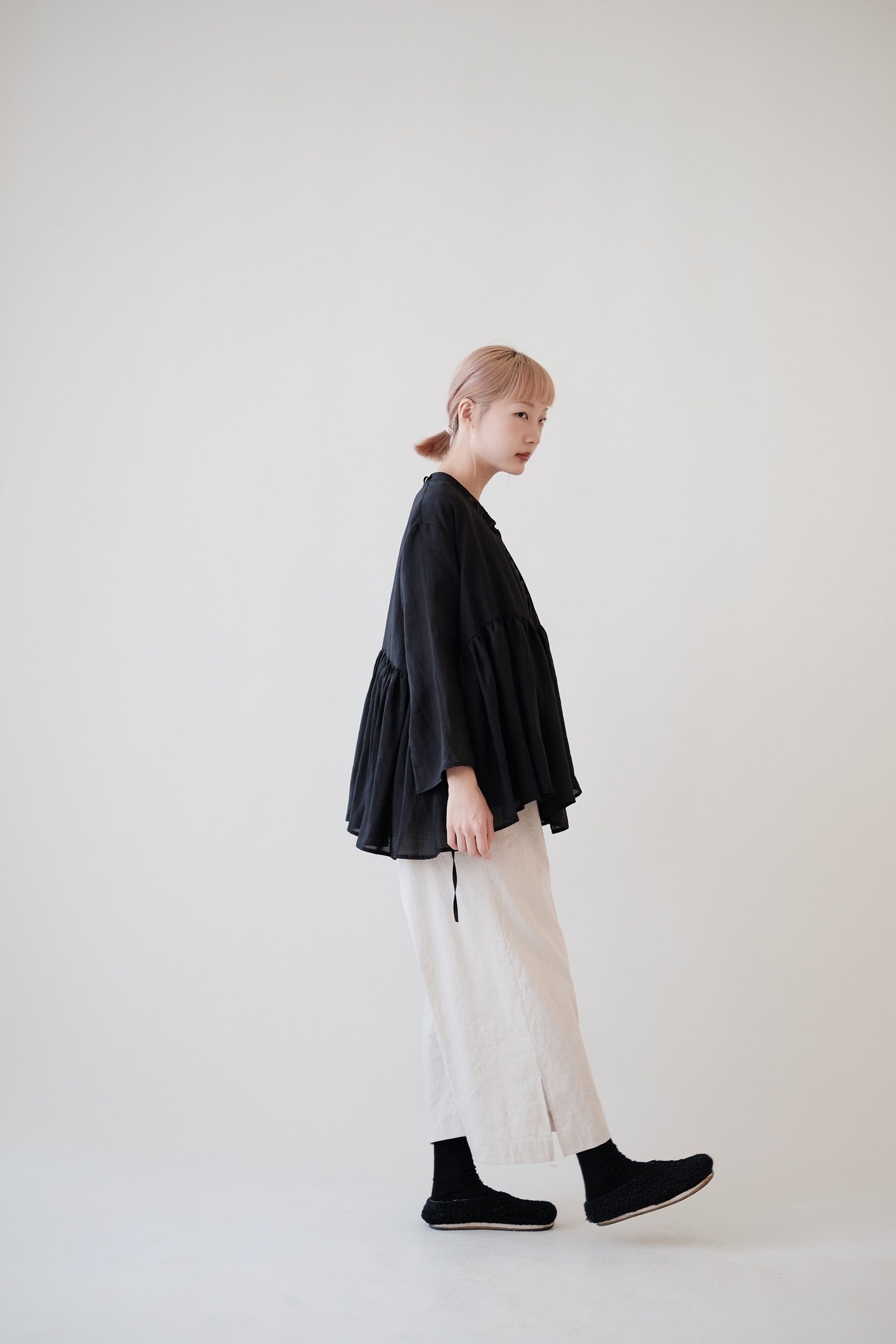 KĒKI LAYER BLOUSES WITH STRAPPING (BLACK)