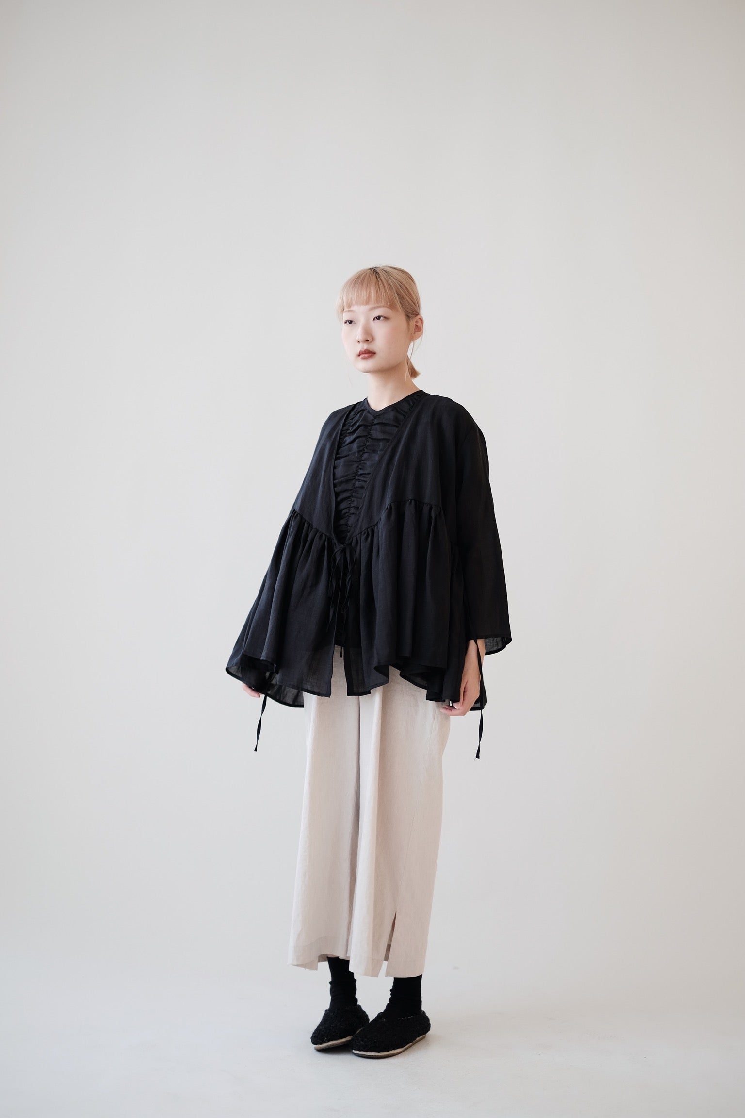 KĒKI LAYER BLOUSES WITH STRAPPING (BLACK)