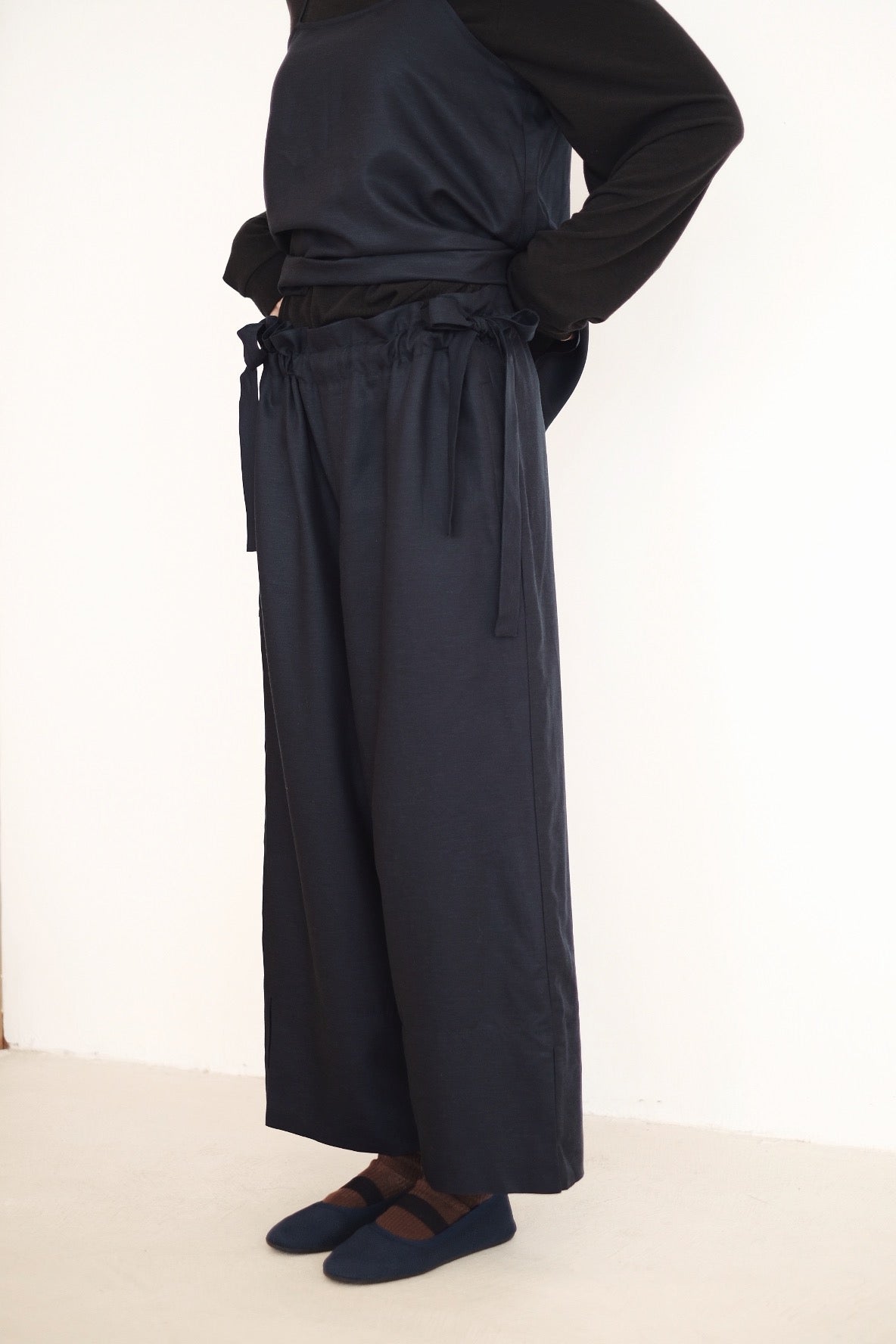 OI TROUSERS WITH DRAWSTRING (NAVY)